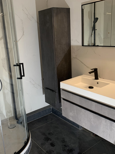 Salle de bain complète douche cabine avec lavabo Salle de bain complète douche cabine avec lavabo